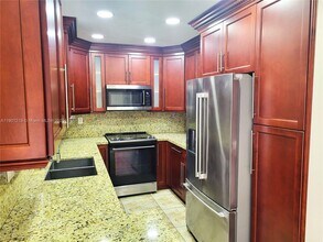 13520 SW 64th Ln in Miami, FL - Building Photo - Building Photo