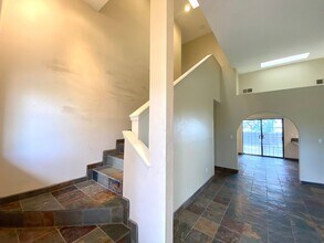 7446 Sagebrush Rd in Santa Fe, NM - Foto de edificio - Building Photo