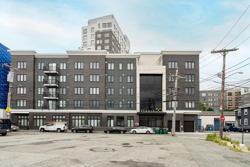 50 Hichborn St in Boston, MA - Building Photo