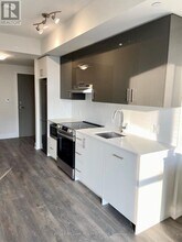 188 Fairview Mall Dr in Toronto, ON - Building Photo - Building Photo