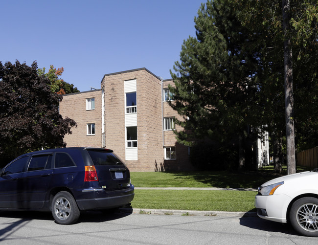 Berczy Glen in Barrie, ON - Building Photo - Building Photo