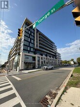 8188 Yonge St in Vaughan, ON - Building Photo - Building Photo