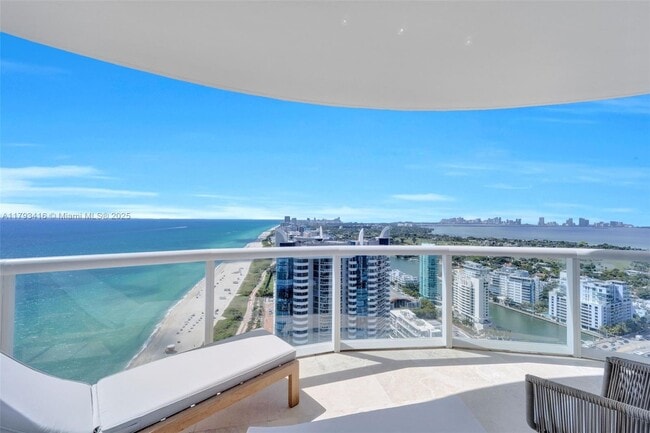 6365 Collins Ave, Unit 3906 in Miami Beach, FL - Building Photo - Building Photo