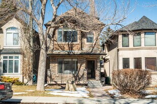 204-226 26 Ave NW in Calgary, AB - Building Photo