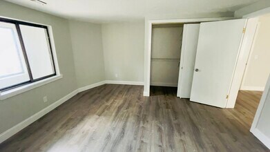 58 Windsor St, Unit #2 in Worcester, MA - Foto de edificio - Building Photo