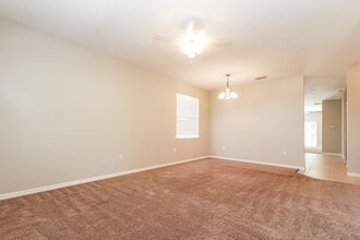 11856 Colony Lakes Blvd in New Port Richey, FL - Foto de edificio - Building Photo