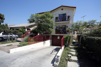 522 N Serrano Ave in Los Angeles, CA - Foto de edificio - Building Photo