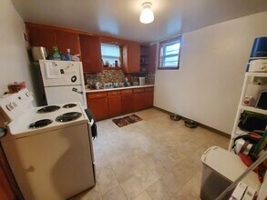 521 N 15th St, Unit 1 - Downstairs in Bismarck, ND - Building Photo - Building Photo