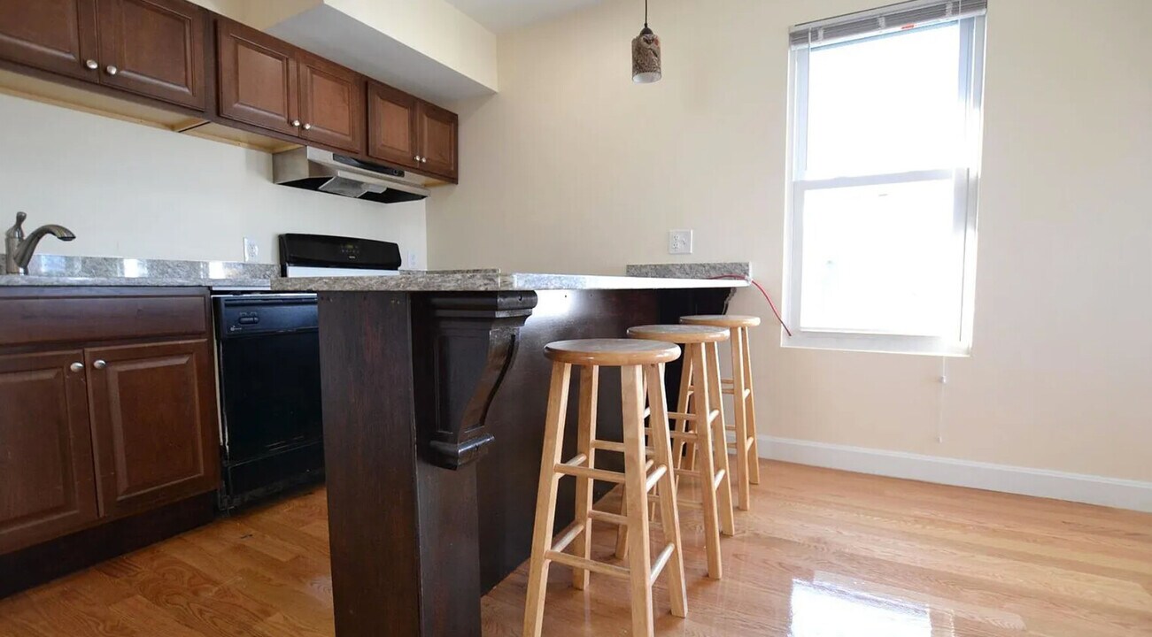 21-23 Weitz St in Boston, MA - Building Photo