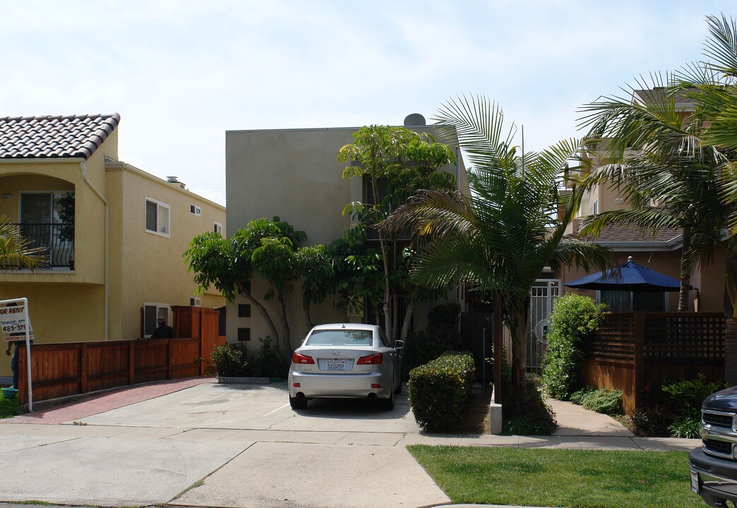 1921 Diamond Street Apartments in San Diego, CA - Building Photo