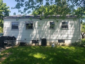 2701 Iroquois Rd in Waukegan, IL - Building Photo - Building Photo