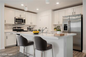 376 Yellow Finch Ln in Henderson, NV - Building Photo - Building Photo