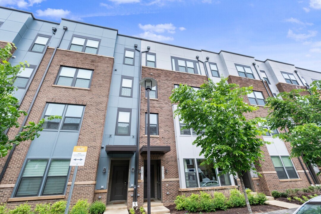 16276 Connors Wy in Rockville, MD - Building Photo