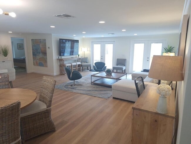 1203 Lyric Ln in Sarasota, FL - Building Photo - Building Photo