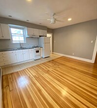 32 Tufts St, Unit 3 in Cambridge, MA - Building Photo - Building Photo