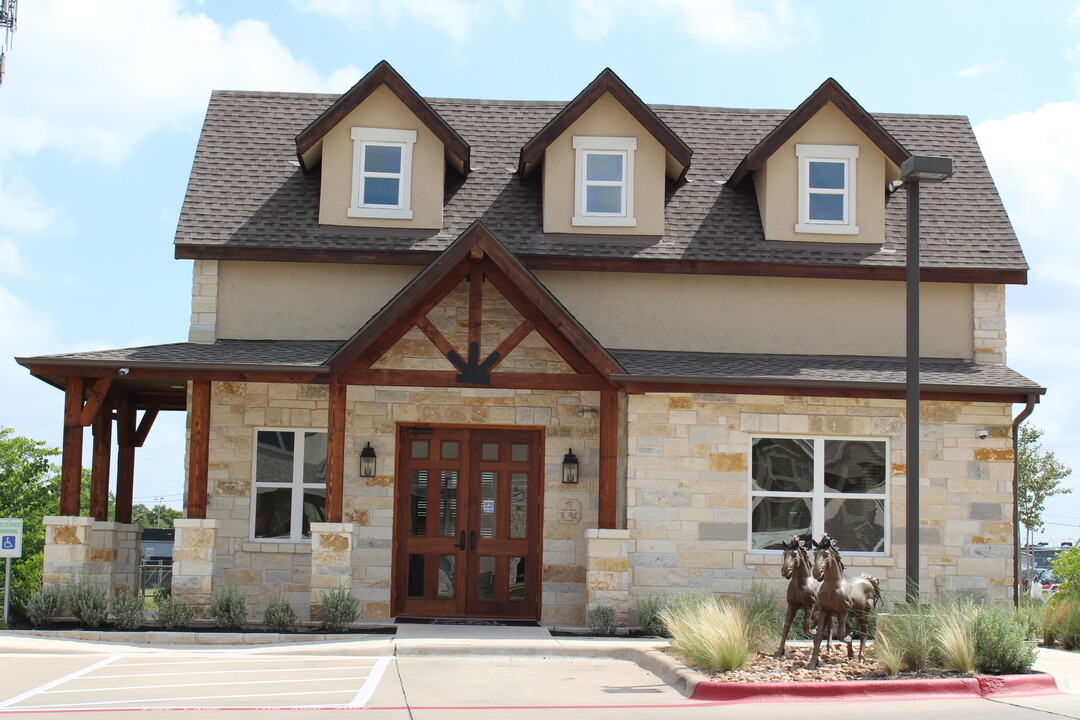 Riverhorse Ranch Apartments II in Pflugerville, TX - Building Photo
