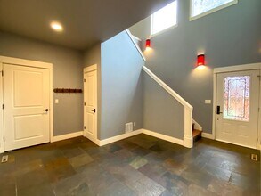 555 NE Seward Ave in Bend, OR - Building Photo - Building Photo