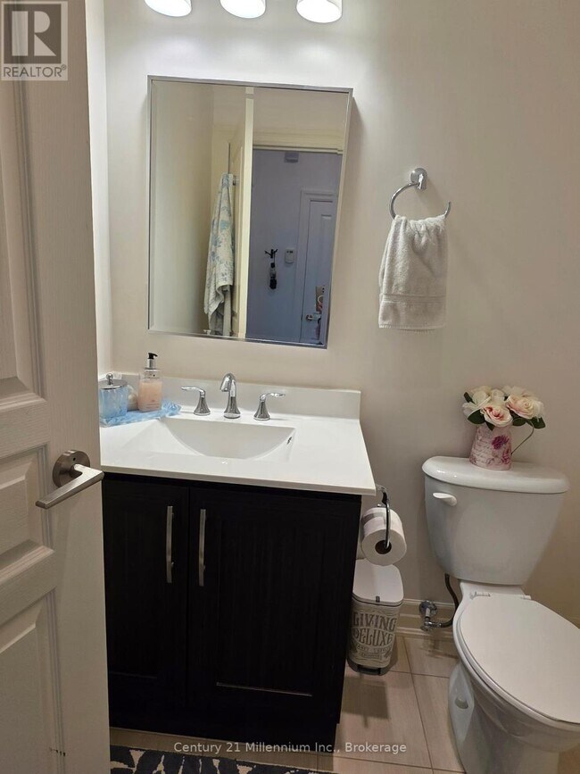 1 Shipyard Ln in Collingwood, ON - Building Photo - Building Photo