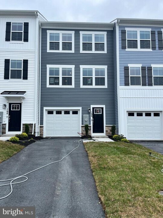 166 Munsee Cir in Winchester, VA - Building Photo