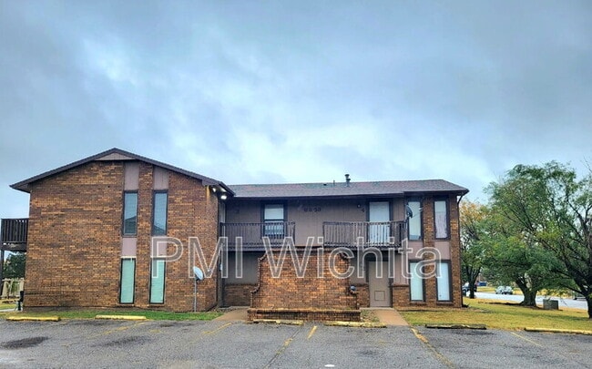property at 6832 W Par Ln