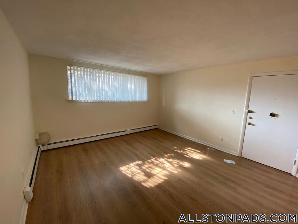 88 Gardner St in Boston, MA - Building Photo