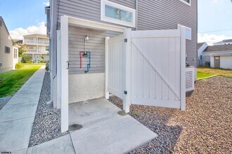 352 31st St S in Brigantine, NJ - Foto de edificio - Building Photo