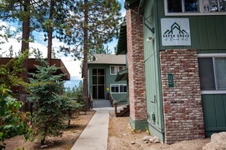 Rare Complex located conveniently behind Round Hill Square in Zephyr Cove, NV - Foto de edificio - Interior Photo
