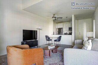 350 E Del Mar Blvd in Pasadena, CA - Building Photo - Building Photo