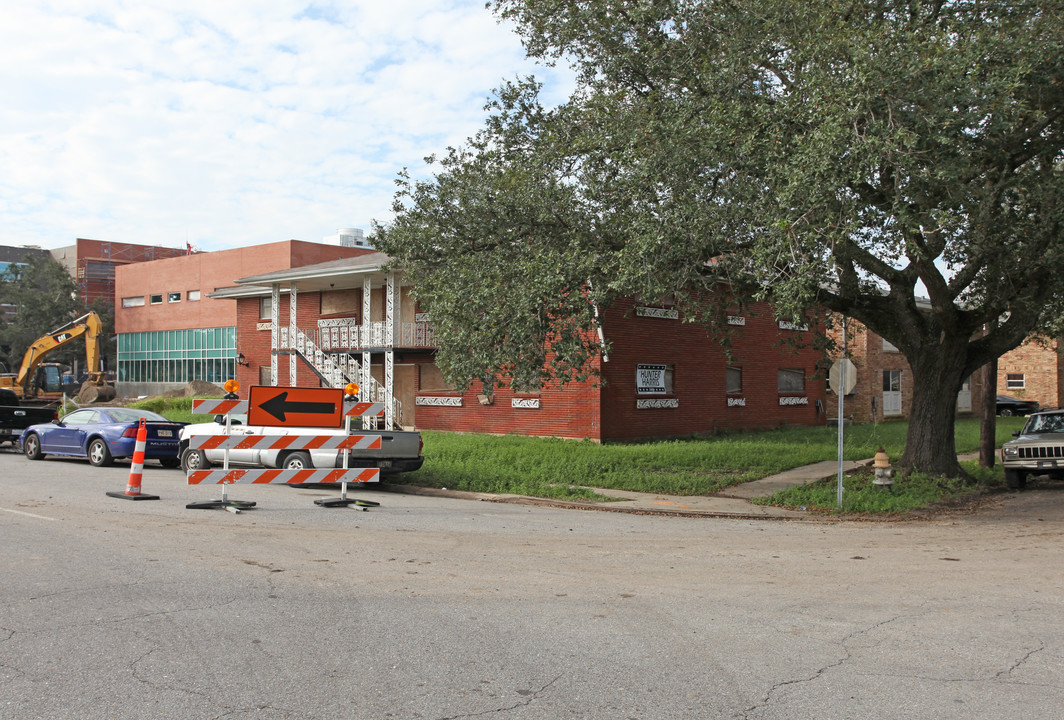 1564 Aviators St in New Orleans, LA - Foto de edificio