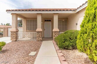 830 Kingston Springs Way in Las Vegas, NV - Building Photo - Building Photo