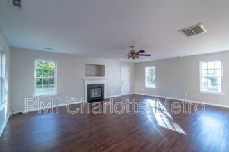 10020 Lawing School Rd in Charlotte, NC - Building Photo - Building Photo