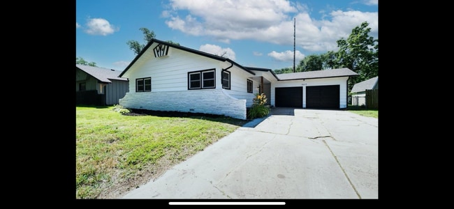 5613 E 17th St N in Wichita, KS - Building Photo - Building Photo