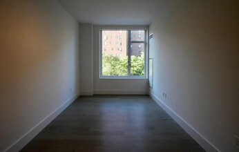 510 E 14th St in New York, NY - Building Photo - Building Photo