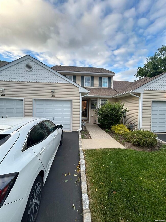 property at 35 Blueberry Commons
