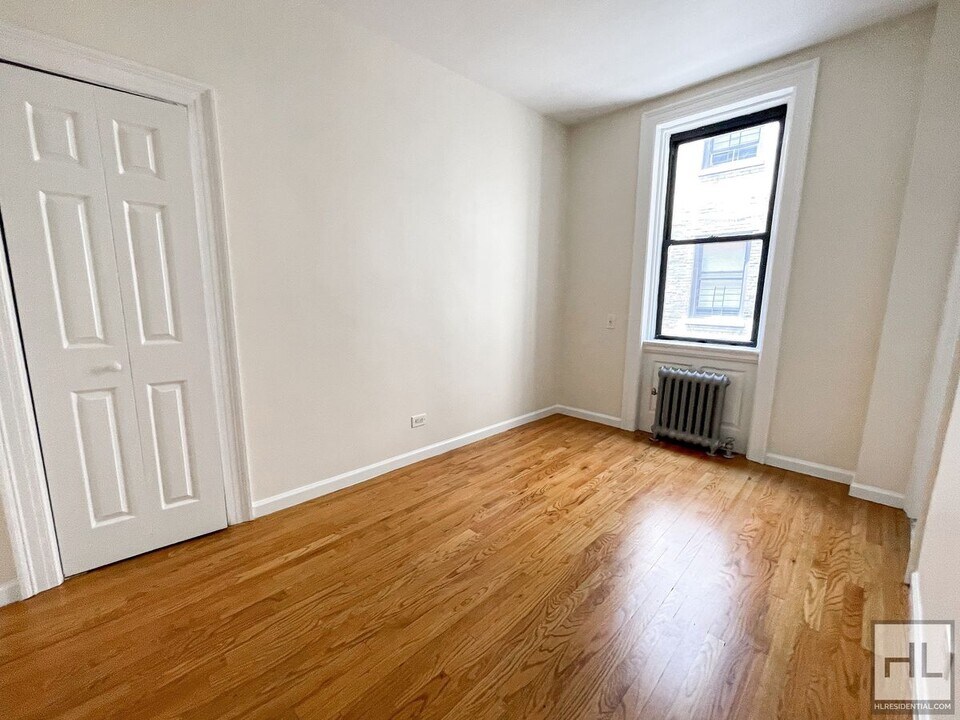 WEST 45 STREET in New York, NY - Building Photo