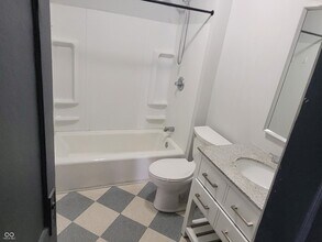 629 Carlyle Pl in Indianapolis, IN - Building Photo - Building Photo