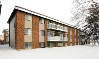 Cascade Manor in Edmonton, AB - Building Photo