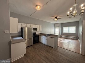 2423 E Allegheny Ave in Philadelphia, PA - Building Photo