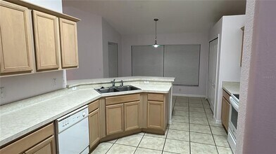 534 Lake Sumner Dr in Groveland, FL - Building Photo - Building Photo