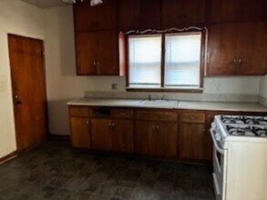 1914 S 10th St in Milwaukee, WI - Building Photo - Building Photo
