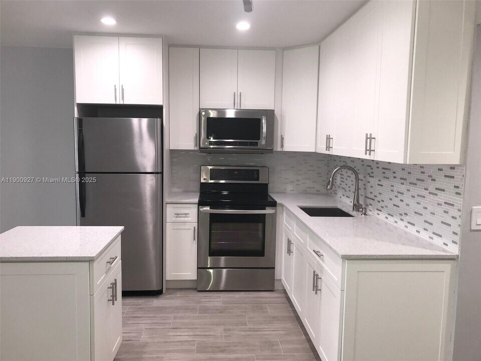 17 Keswick A in Deerfield Beach, FL - Building Photo
