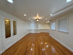 2112 Santa Clara Ave, Unit B in Alameda, CA - Foto de edificio - Building Photo