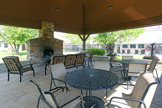 Waterford Place Apartments in Arlington Heights, IL - Building Photo - Building Photo