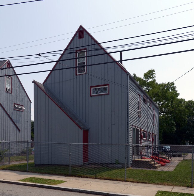 Mt. Hope Court Apartments in Providence, RI - Building Photo - Building Photo