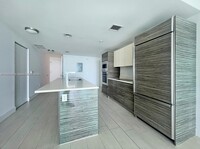 460 NE 28th St, Unit 3702 in Miami, FL - Foto de edificio - Building Photo