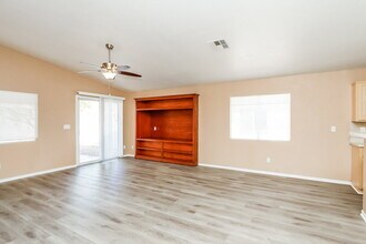 1002 Emerald Stone Ave in North Las Vegas, NV - Building Photo - Building Photo