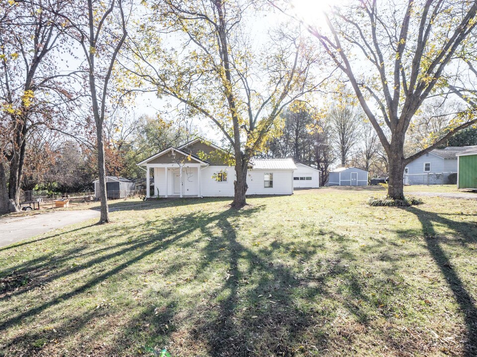 212 Avon St in Monroe, NC - Building Photo