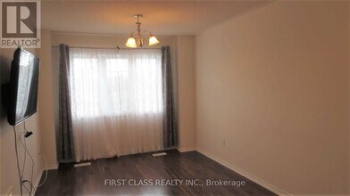 5753 Retreat St in Mississauga, ON - Building Photo - Building Photo