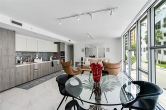 2900 NE 7th Ave in Miami, FL - Building Photo - Building Photo