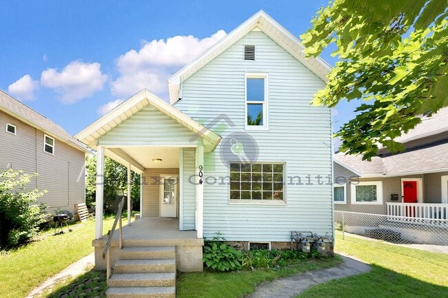 property at 904 Park St SW